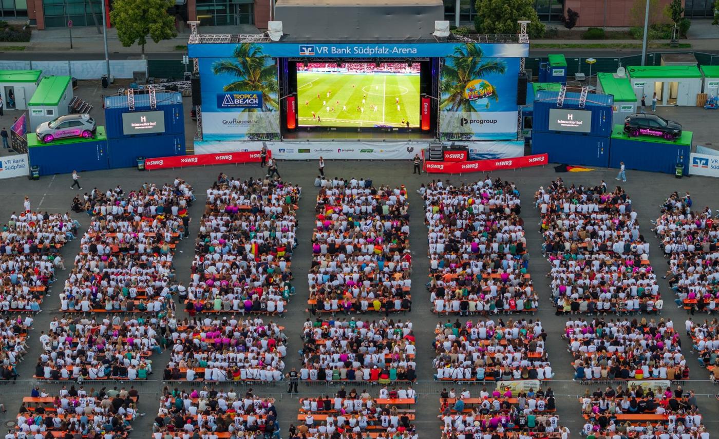 Public-Viewing-Arena aus der Luft
